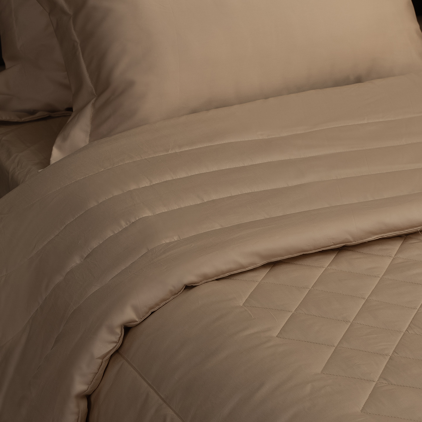 Одеяло с дизайнерской стежкой Ultra Satin 200гр Золотой DU014-2B фото